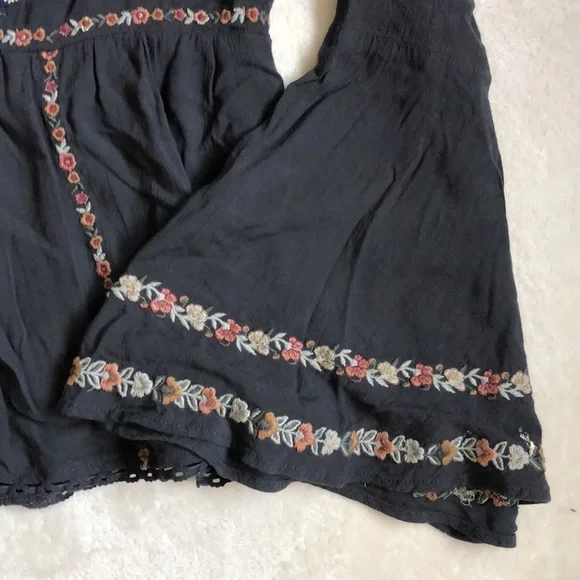 AEO Dark Grey Embroidered Floral Long Sleeve Blouse - Picture 2 of 4